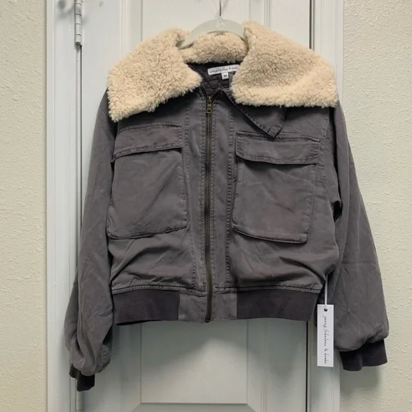 Young Fabulous & Broke Women's Gray Earhart Bomber Sherpa Jacket Size Medium - Picture 4 of 9